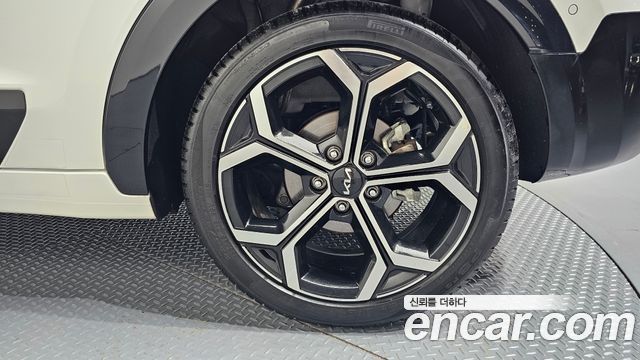 Kia Niro Signature 2023 — фото 21