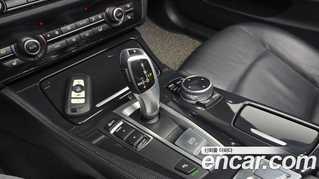 BMW 5 Series (F10) 520d 2014 — фото 9