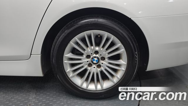 BMW 5 Series (F10) 520d 2014 — фото 21