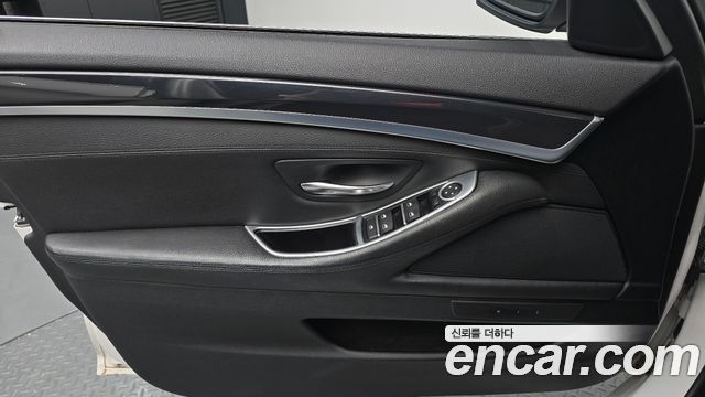 BMW 5 Series (F10) 520d 2014 — фото 25