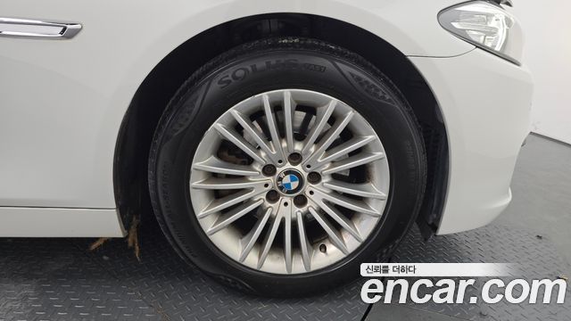 BMW 5 Series (F10) 520d 2014 — фото 32