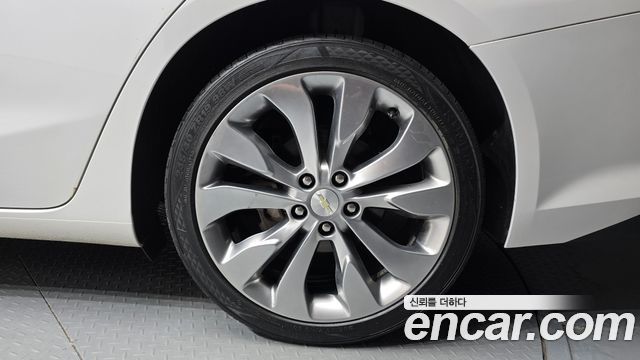 Chevrolet Malibu 2.0 Turbo LTZ Premium 2017 — фото 21