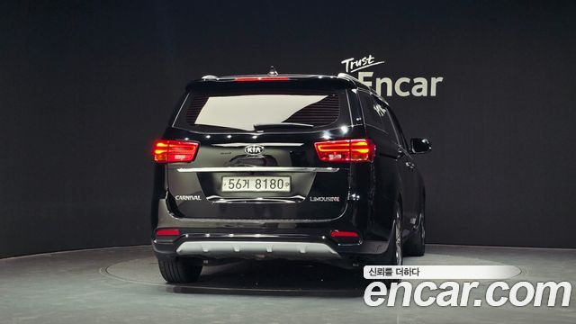 Kia Carnival 7-Seater Limousine President 2019 — фото 4