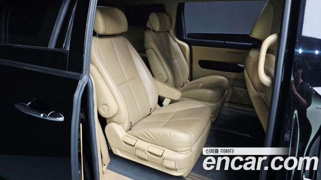 Kia Carnival 7-Seater Limousine President 2019 — фото 11