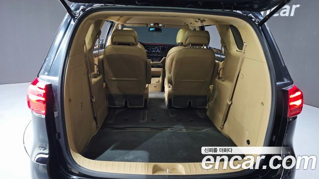 Kia Carnival 7-Seater Limousine President 2019 — фото 20