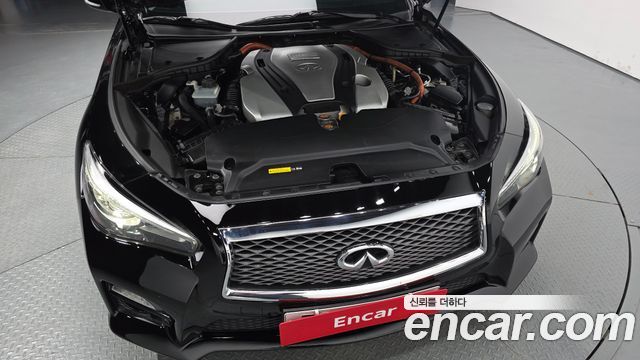 Infiniti Q50 3.5 Hybrid Essence 2015 — фото 6