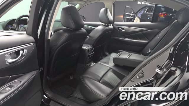 Infiniti Q50 3.5 Hybrid Essence 2015 — фото 11