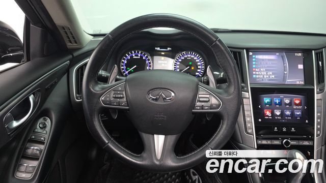 Infiniti Q50 3.5 Hybrid Essence 2015 — фото 14