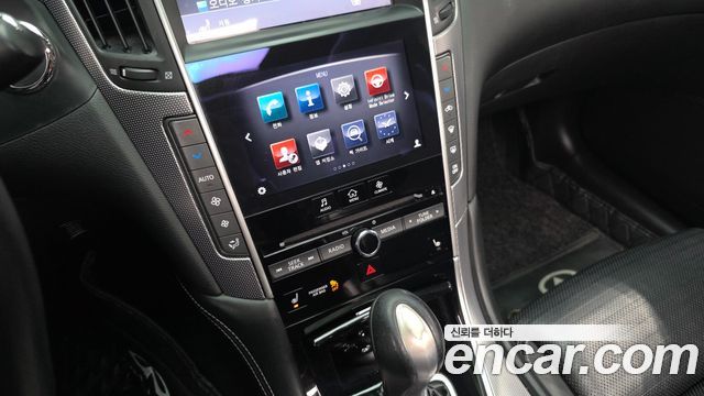 Infiniti Q50 3.5 Hybrid Essence 2015 — фото 15