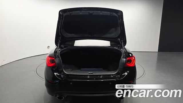 Infiniti Q50 3.5 Hybrid Essence 2015 — фото 20
