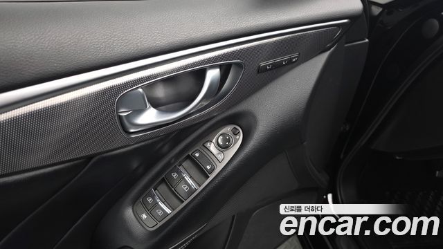 Infiniti Q50 3.5 Hybrid Essence 2015 — фото 30