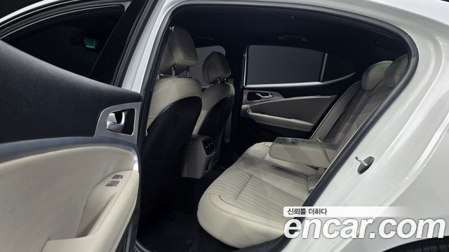 Genesis G70 Gasoline 2.0T 2WD 2023 — фото 12