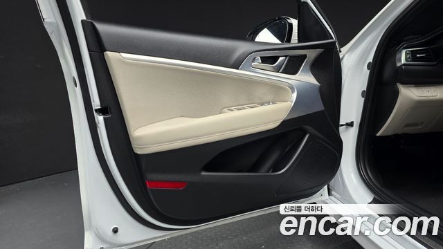 Genesis G70 Gasoline 2.0T 2WD 2023 — фото 24