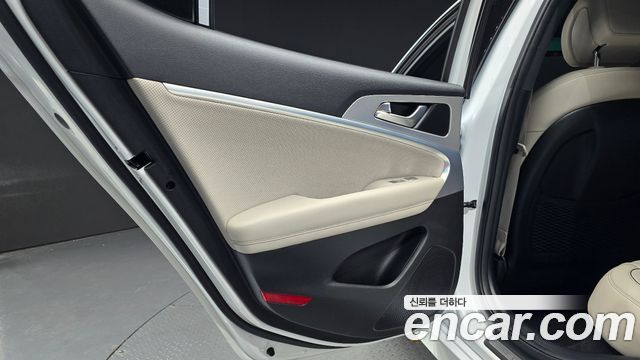Genesis G70 Gasoline 2.0T 2WD 2023 — фото 25