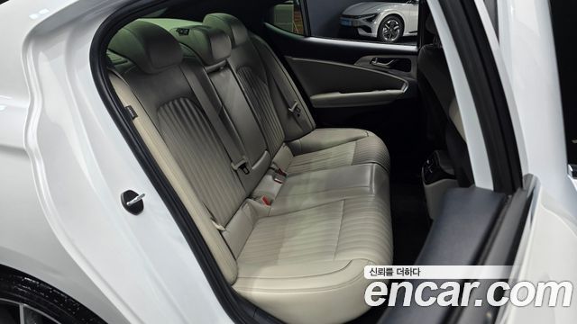 Genesis G70 Gasoline 2.0T 2WD 2023 — фото 26