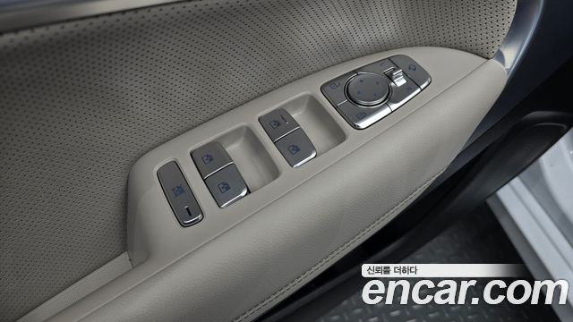 Genesis G70 Gasoline 2.0T 2WD 2023 — фото 30