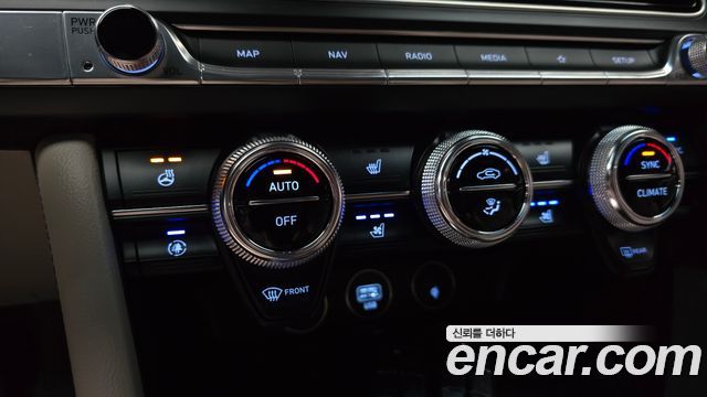 Genesis G70 Gasoline 2.0T 2WD 2023 — фото 31