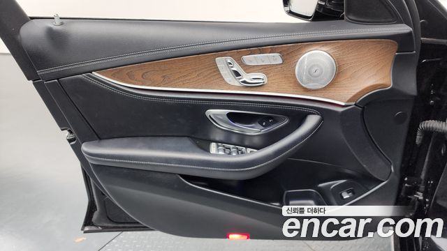 Mercedes-Benz E-Class (W213) E300 Exclusive 2019 — фото 24