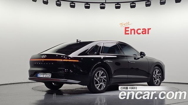 Hyundai Grandeur (GN7) 2,5 Gasoline 2WD Premium 2023 — фото 2