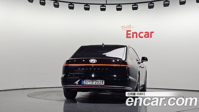 Hyundai Grandeur (GN7) 2,5 Gasoline 2WD Premium 2023 — фото 4
