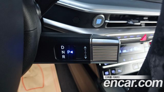 Hyundai Grandeur (GN7) 2,5 Gasoline 2WD Premium 2023 — фото 9