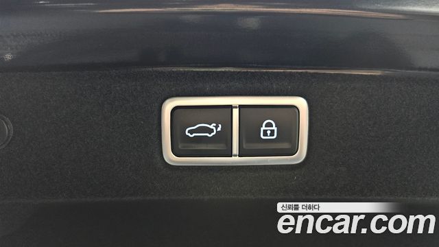 Hyundai Grandeur (GN7) 2,5 Gasoline 2WD Premium 2023 — фото 20