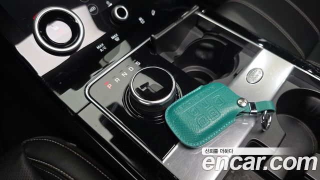 Land Rover Range Rover Velar 2.0 D240 R-Dynamic SE 2019 — фото 9
