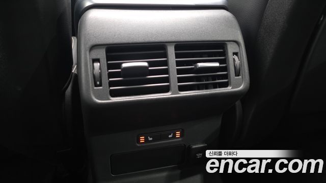 Land Rover Range Rover Velar 2.0 D240 R-Dynamic SE 2019 — фото 19