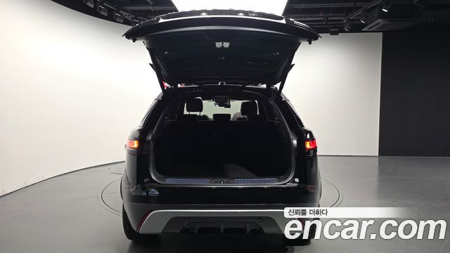Land Rover Range Rover Velar 2.0 D240 R-Dynamic SE 2019 — фото 27