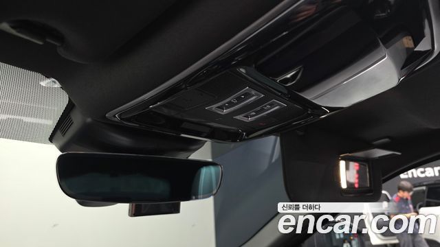 Land Rover Range Rover Velar 2.0 D240 R-Dynamic SE 2019 — фото 29