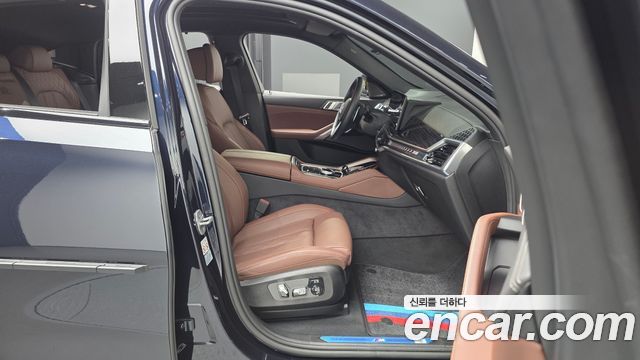 BMW X6 (G06) xDrive40i M Sport 2024 — фото 11