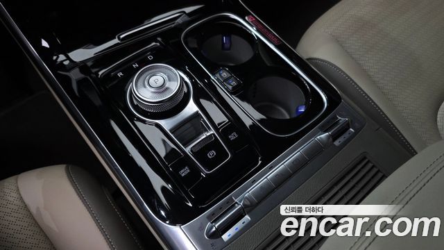 Kia Carnival (IV) Gasoline 4-Seater Hi-Limousine Signature 2023 — фото 9
