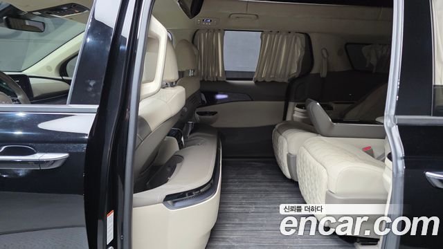 Kia Carnival (IV) Gasoline 4-Seater Hi-Limousine Signature 2023 — фото 12