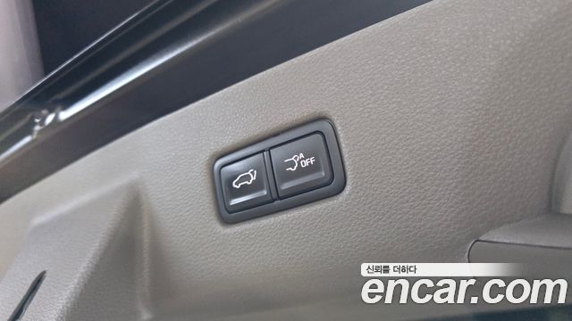 Kia Carnival (IV) Gasoline 4-Seater Hi-Limousine Signature 2023 — фото 32