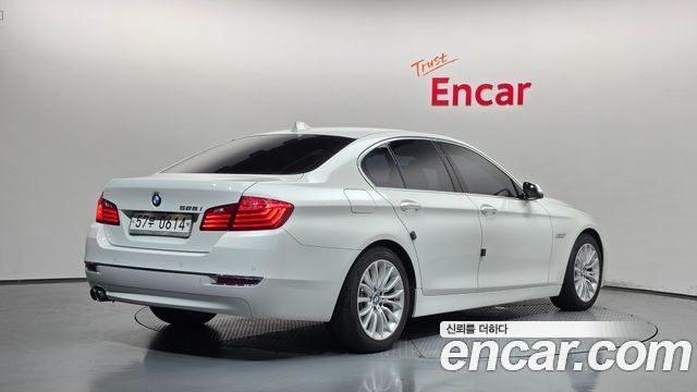 BMW 5 Series (F10) 528i Luxury Plus 2016 — фото 2