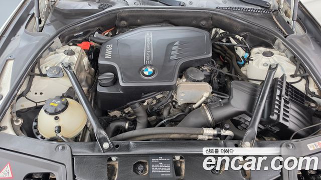 BMW 5 Series (F10) 528i Luxury Plus 2016 — фото 6