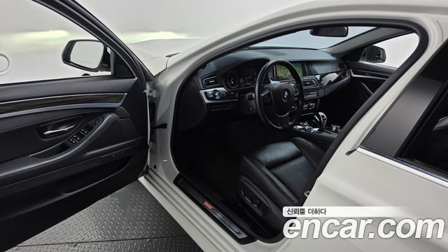 BMW 5 Series (F10) 528i Luxury Plus 2016 — фото 10