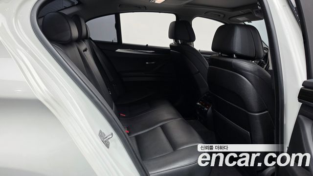 BMW 5 Series (F10) 528i Luxury Plus 2016 — фото 16
