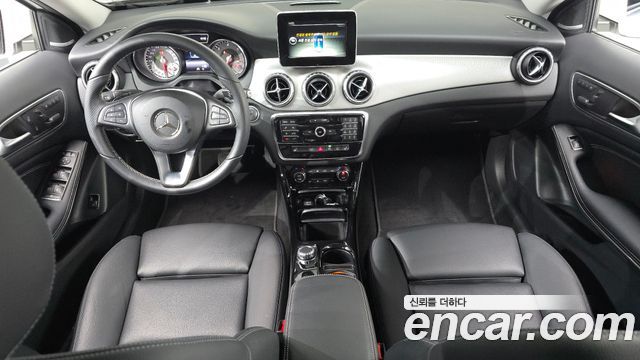 Mercedes-Benz GLA-Class (X156) GLA200 d 2017 — фото 7