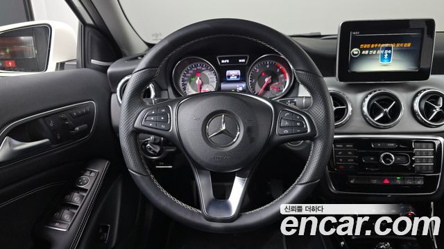 Mercedes-Benz GLA-Class (X156) GLA200 d 2017 — фото 13