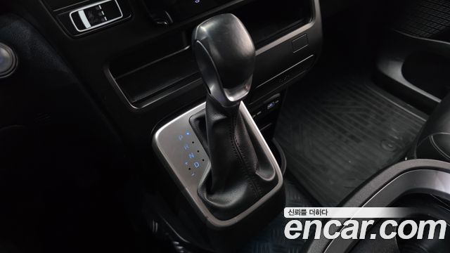 Hyundai Staria Cargo 5-Seater Modern 2022 — фото 9