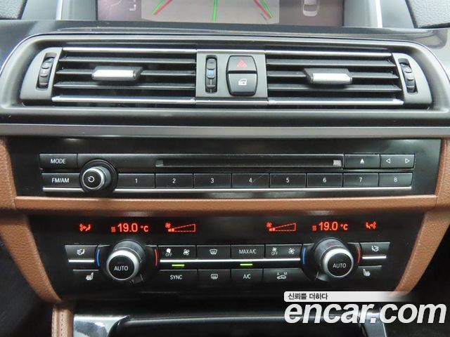 BMW 5 Series (F10) 520d xDrive 2015 — фото 15