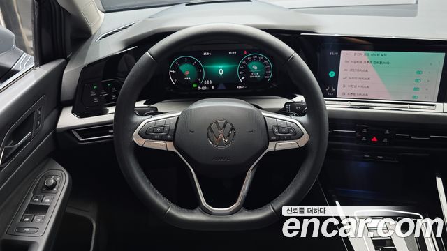 Volkswagen Golf (VIII) 2.0 TDI Prestige 2024 — фото 15