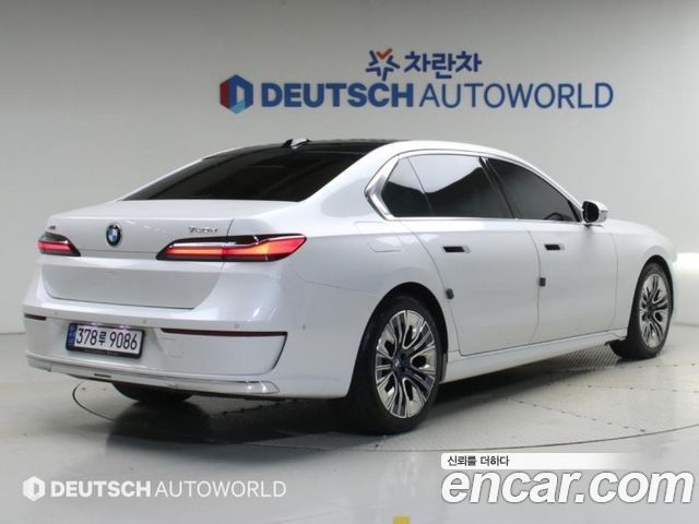 BMW 7 Series (G70) 740d xDrive Design Pure Excellence 2023 — фото 2