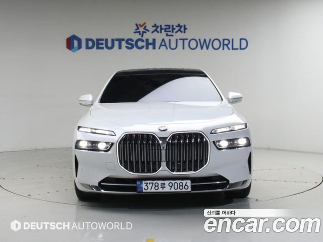 BMW 7 Series (G70) 740d xDrive Design Pure Excellence 2023 — фото 3