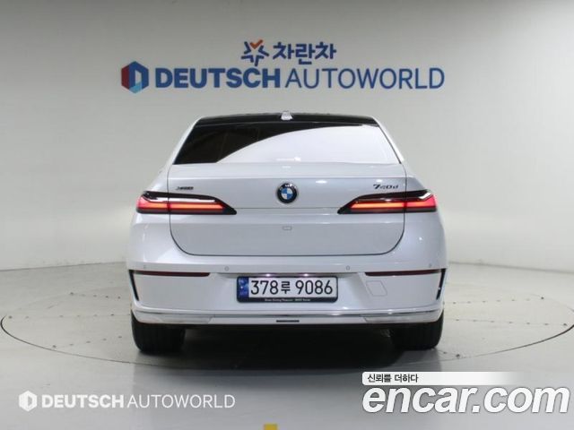 BMW 7 Series (G70) 740d xDrive Design Pure Excellence 2023 — фото 4