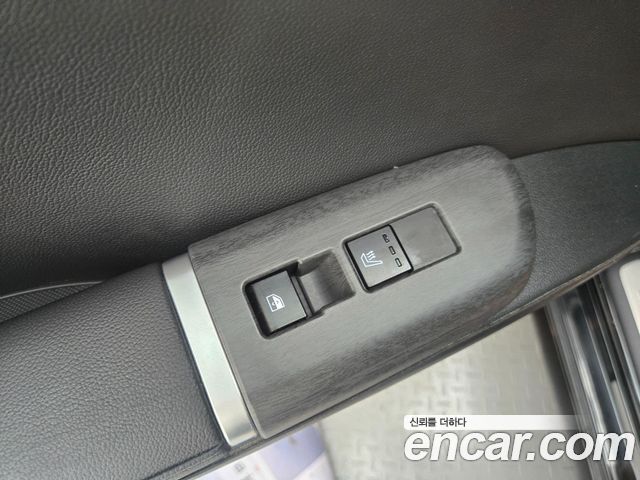 Hyundai Grandeur (GN7) 3.5 LPG 2WD (Taxi) Deluxe 2023 — фото 21