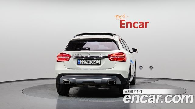 Mercedes-Benz GLA-Class (X156) GLA200d 4MATIC Activity Edition 2017 — фото 4