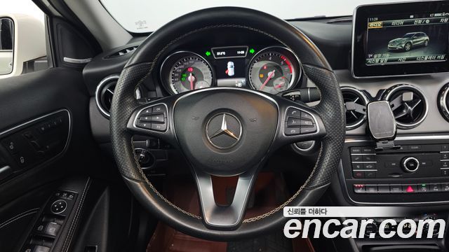 Mercedes-Benz GLA-Class (X156) GLA200d 4MATIC Activity Edition 2017 — фото 13