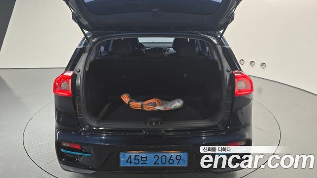 Kia Niro EV Prestige 2021 — фото 19